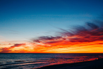 Fototapeta na wymiar Beautiful sunset on the beach in Destin Florida