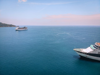 Obraz premium The snout of the luxurious cruise liner, vast seascape, beautiful horizon; big vessel concept.