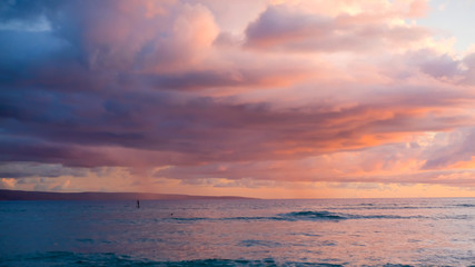 Fototapeta premium Surreal sky during golden hour sunset at Maui, Hawaii