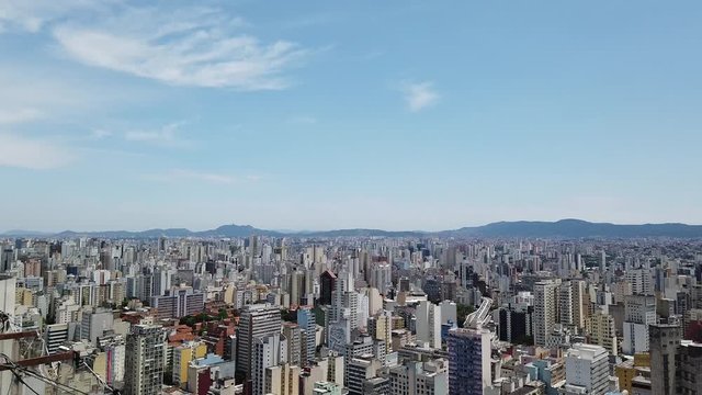 Predios da cidade de S&atilde;o Paulo visto de cima do edifico Copan.