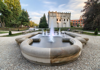 Dwór obronny kapituły krakowskiej - Pabianice  © sanzios