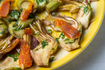 Piatto di carciofi freschi e bottarga, Cucina Sarda