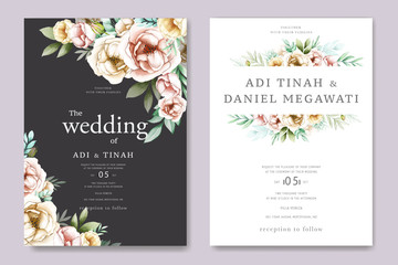 Fototapeta na wymiar beautiful wedding invitation card with floral and leaves