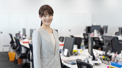 Fototapeta na wymiar portrait of asian businesswoman in office