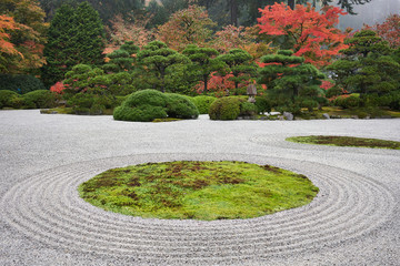Obraz premium Portland Japanese Garden in the fall.