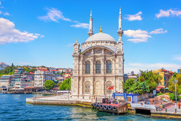 Fototapeta na wymiar Ortakoy Mosque,beautiful facade view in Istanbul, Turkey