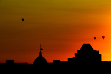 Obraz premium Dawn Balloon silhouette