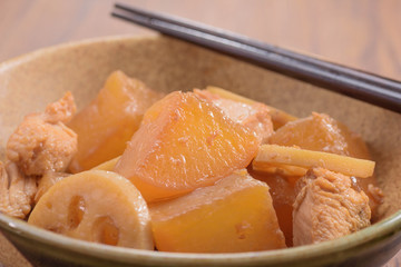 鶏肉と大根の煮物