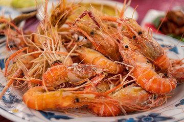 Salt-boiled live shrimp (Prawning, prawn fishing)