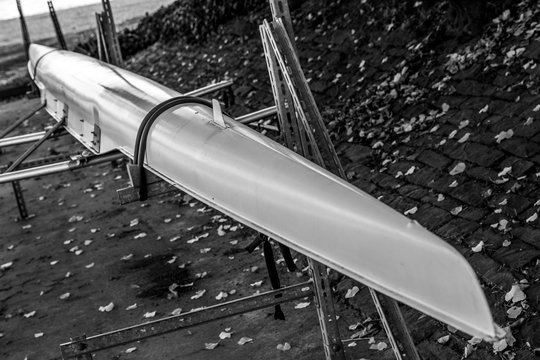Un aviron en noir et blanc