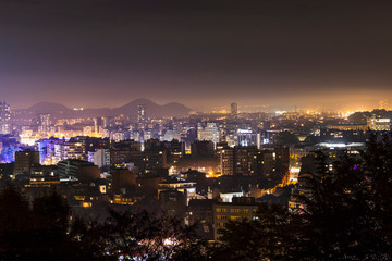 Obraz premium Ville de Liège la nuit