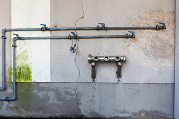 Wasserleitung an Wand veraltet, Brauerei
