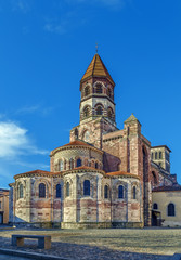Fototapeta na wymiar Basilica of Saint Julien, Brioude, France