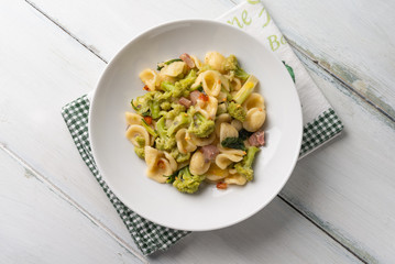 Orecchiette con guanciale e broccoli, Cucina Italiana