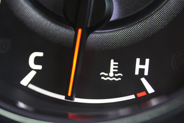 Vehicle coolant gauge
