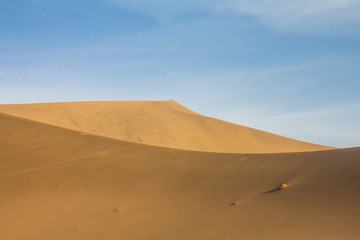 Fototapeta na wymiar Dunes in the Gobi Desert