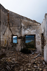 Ruined refuge with view of the sea and the mountain of the natural park of Algeciras