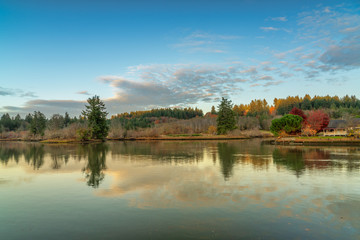 Obraz premium Mud Bay Autumn Colors At Sunset