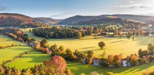 Scenic Valley at Autumnal Morning in Wales - obrazy, fototapety, plakaty