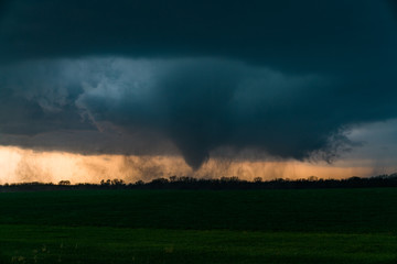 Obraz na płótnie Canvas tornado in field