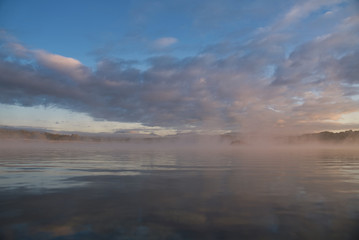 Obraz premium mountain lake sunrise