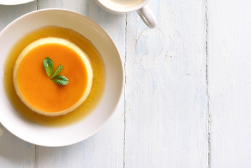 Caramel custard pudding