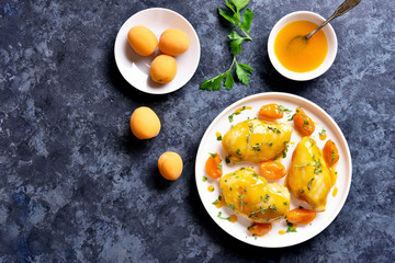 Chicken breasts in apricot sauce