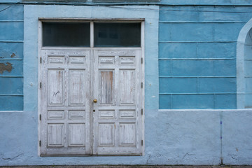 Obraz na płótnie Canvas Door with old elegant style with weather wear