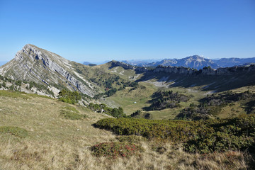 Paysage vue lors d'une randonn&eacute;e "les rochers du Lorzier" dans la Chartreuse en France 