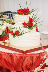 wedding cake in red and white