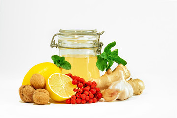 honey, lemon, ginger, mint, nuts and mountain ash - natural remedies for flu, increase immunity in the cold season