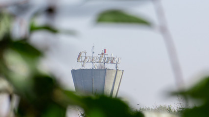 It says good luck in Serbian