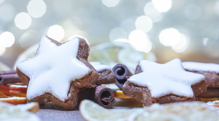 Zimtsterne zu Weihnachtszeit