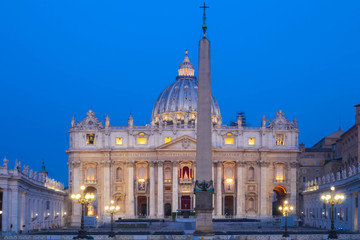 Naklejka premium The Saint Peter's Basilica at night, Rome.
