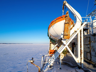 vieux bateau de secours