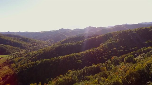 In volo su Montemonaco e sui monti Sibillini