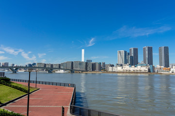 東京　晴海運河に架かる大きな道路橋