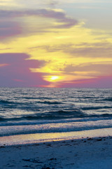 Obraz premium Sunset over the Ocean / beach