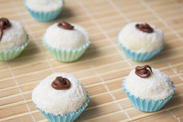 Brigadeiro de leite ninho com creme de avelã 