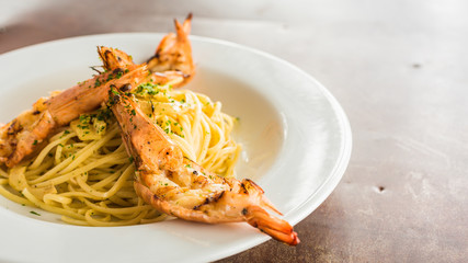spaguetti con camarones