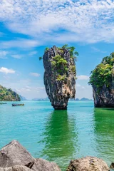 Foto auf Acrylglas Vertikales Bild erstaunliche Naturlandschaft James Bond Island, Phang Nga Bay, Attraktion berühmtes Wahrzeichen Touristenreise Phuket Thailand Sommerurlaub, Tourismus schönes Reiseziel Asien © day2505