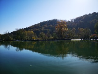 Fototapeta na wymiar See Gamlitz Südsteiermark im Herbst