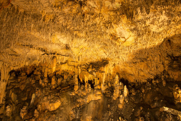 Fototapeta na wymiar Tropfsteinhöhle in Rudine, Krk, Kroatien, Kvarner-Golf, Kroatien, Europa|Stalactite cave in Rudine, Krk, Croatia, Kvarner Gulf, Croatia, Europe