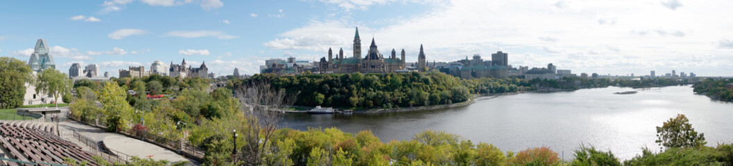 Fototapeta na wymiar Panorama of the capital Ottawa with Parliament Buildings. Ontario. Canada