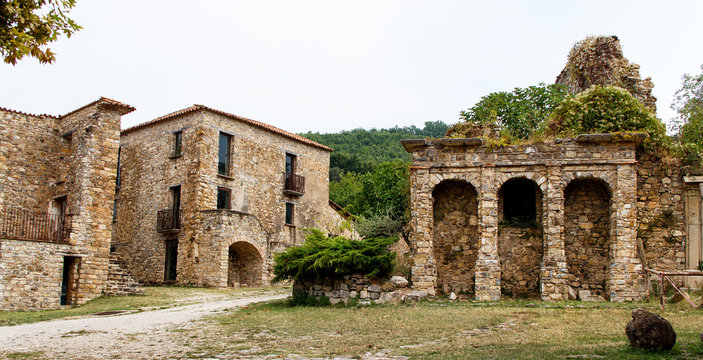 Roscigno Vecchio - Ghost town in Cilento