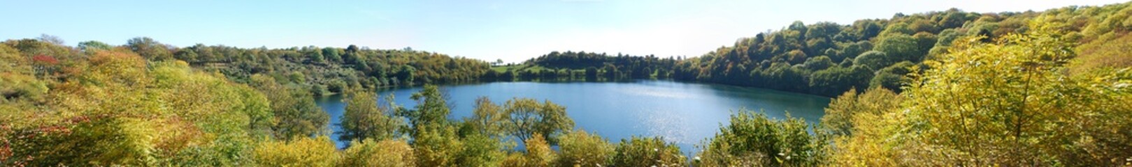 Daun – Panorama des Totenmaares – Weinfelder Maar