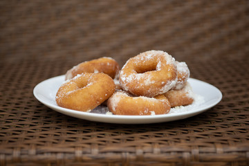 powdered sugar doughnuts