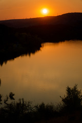 Obraz premium Sunset view of Eymir lake in Ankara
