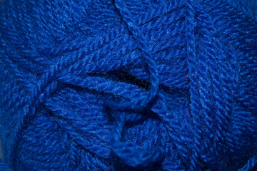 Ovillo de lana azul marino