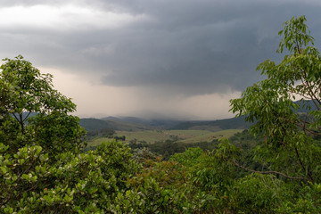 Fototapeta na wymiar Trilha no parque nacional de Itatiaia RJ